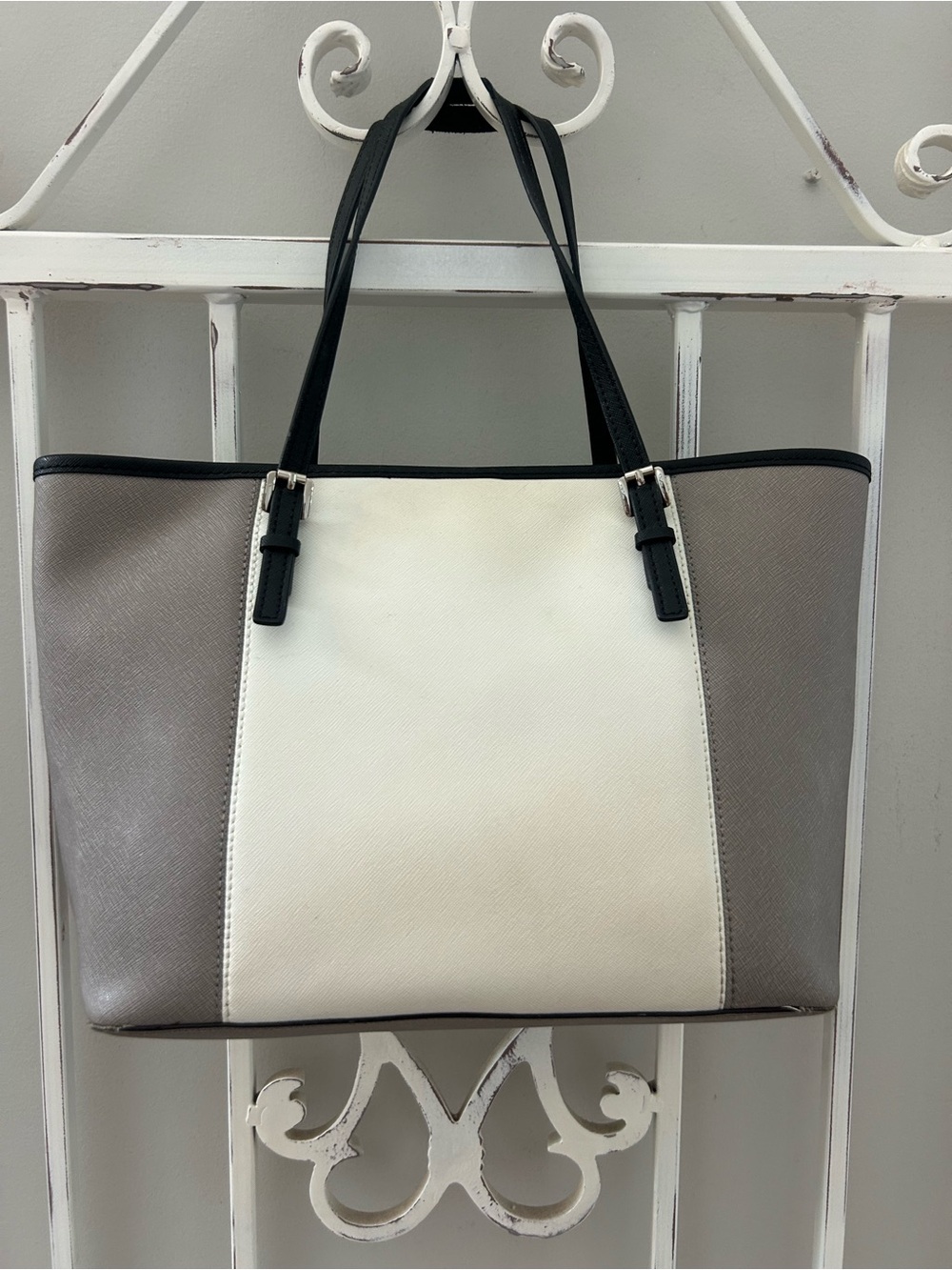 Michael Kors Jet Set Travel Colorblock Tote Gray White Black Saffiano Leather - Picture 3 of 9